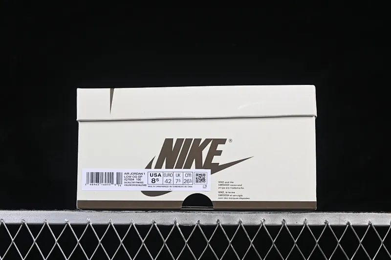 All Categories Air Jordan Jordan series basketball shoes Air Jordan 1 Low Travis Scott x Air Jordan 1 Low OG AJ1 Joe 1 joint overhead hook IQ7604-100
